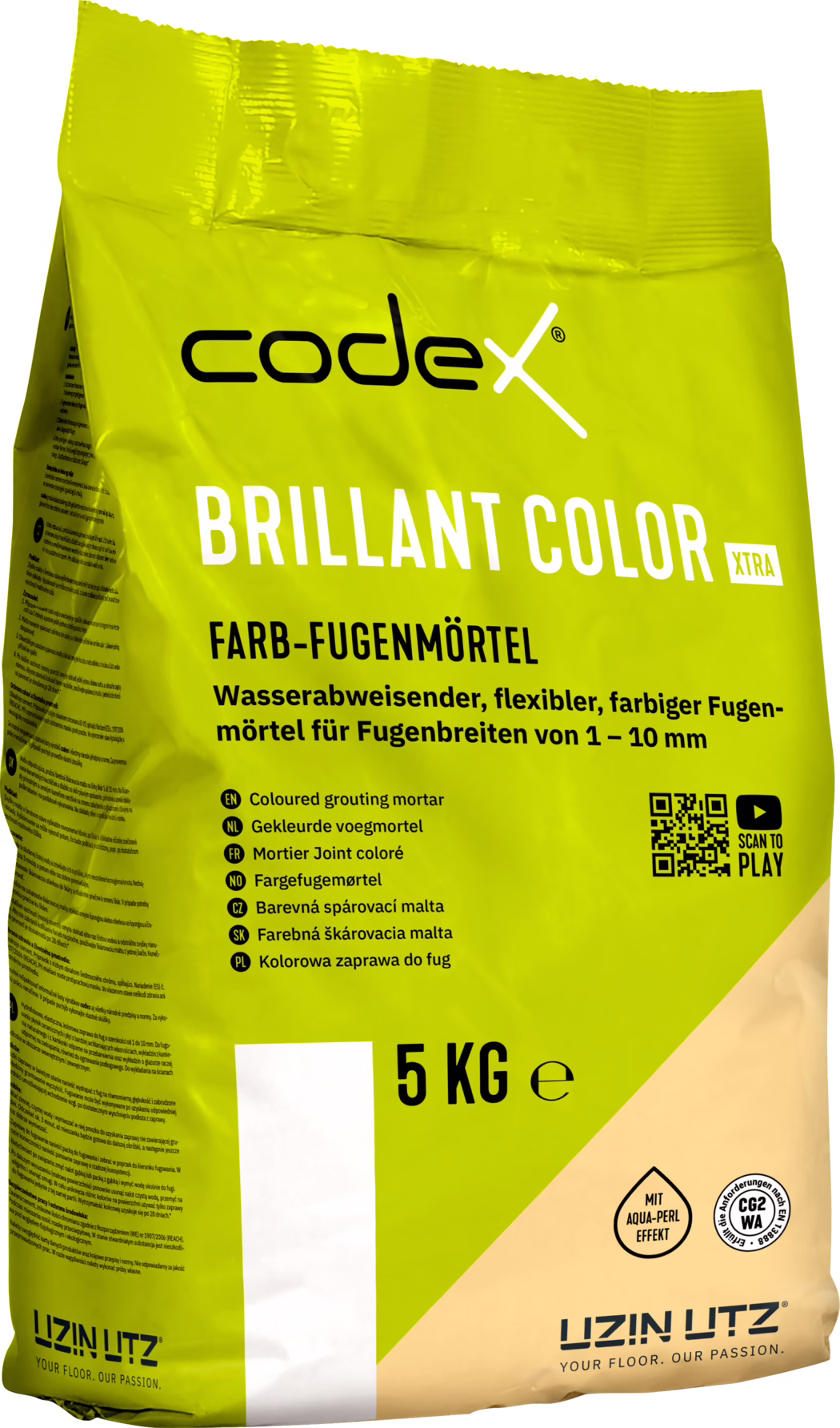 codex_Dummy_Brillant Color Xtra_right_2022-01 Na sliki je embalaža codeX BRILLIANT COLOR XTRA, barvne fugirne malte. Vreča je jasno rumena z belim in črnim besedilom. Vsebuje informacije o svojih lastnostih, vključno z vodoodpornostjo, fleksibilnostjo in primernostjo za širine fug od 1 do 10 mm. Teža pakiranja je 5 KG, na voljo pa je tudi QR koda za več informacij.